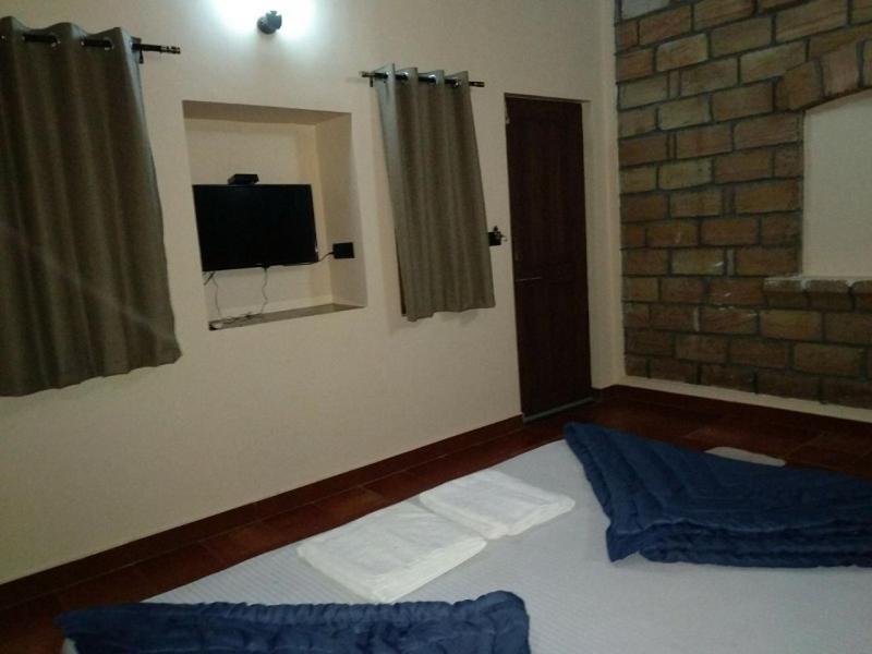 Hotel Aaranya